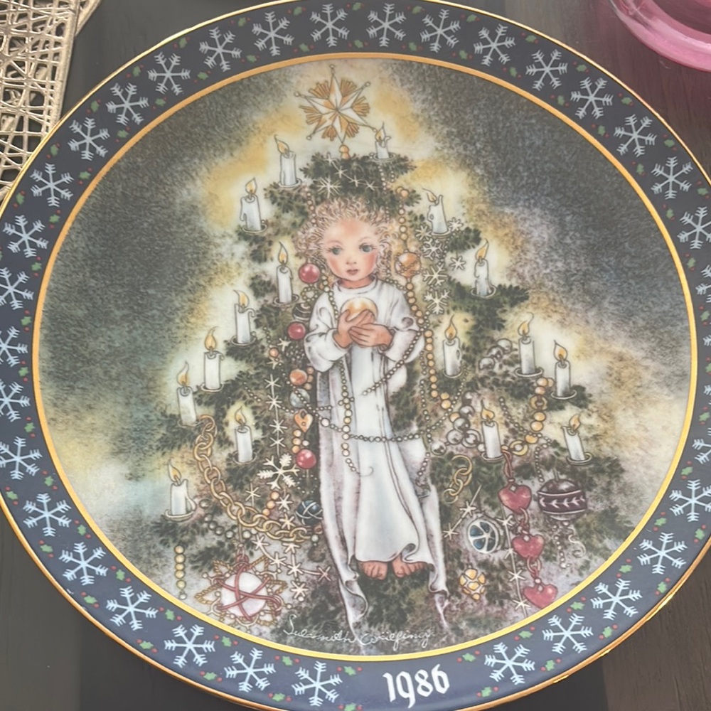 1986 Christmas Collector Plate
